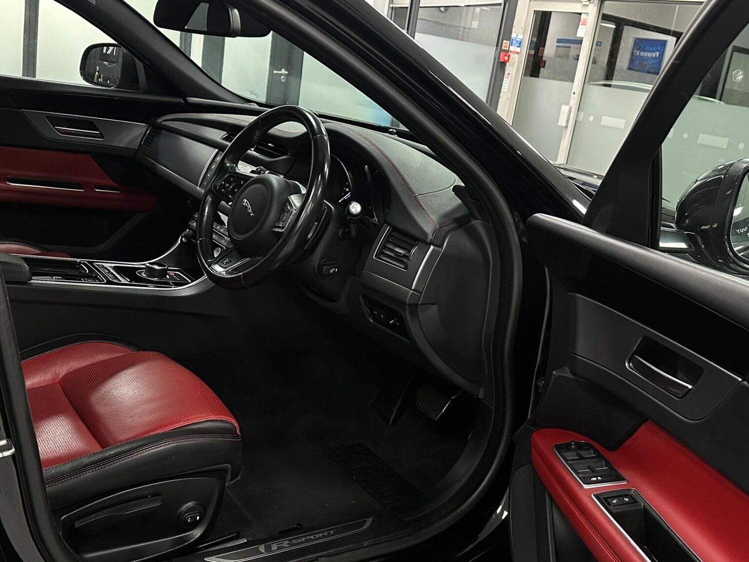 Used Jaguar XF 2017 for sale - 76656229: Photo 21