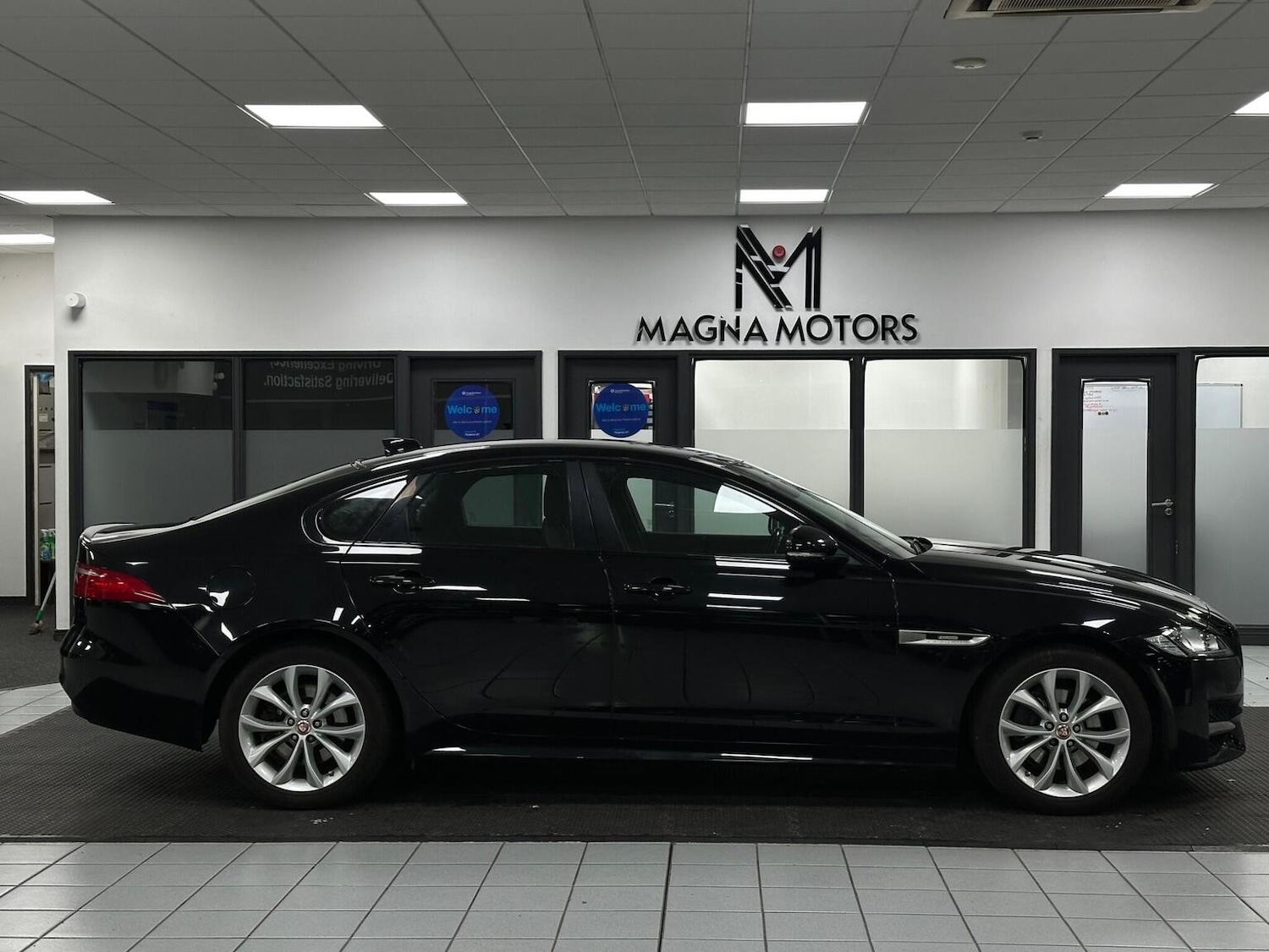 Used Jaguar XF 2017 for sale - 76656229: Photo 3