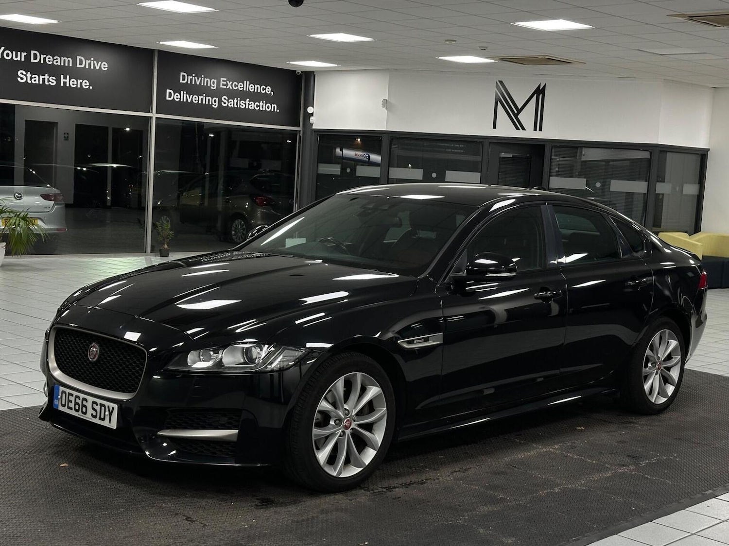 Used Jaguar XF 2017 for sale - 76656229: Photo 5