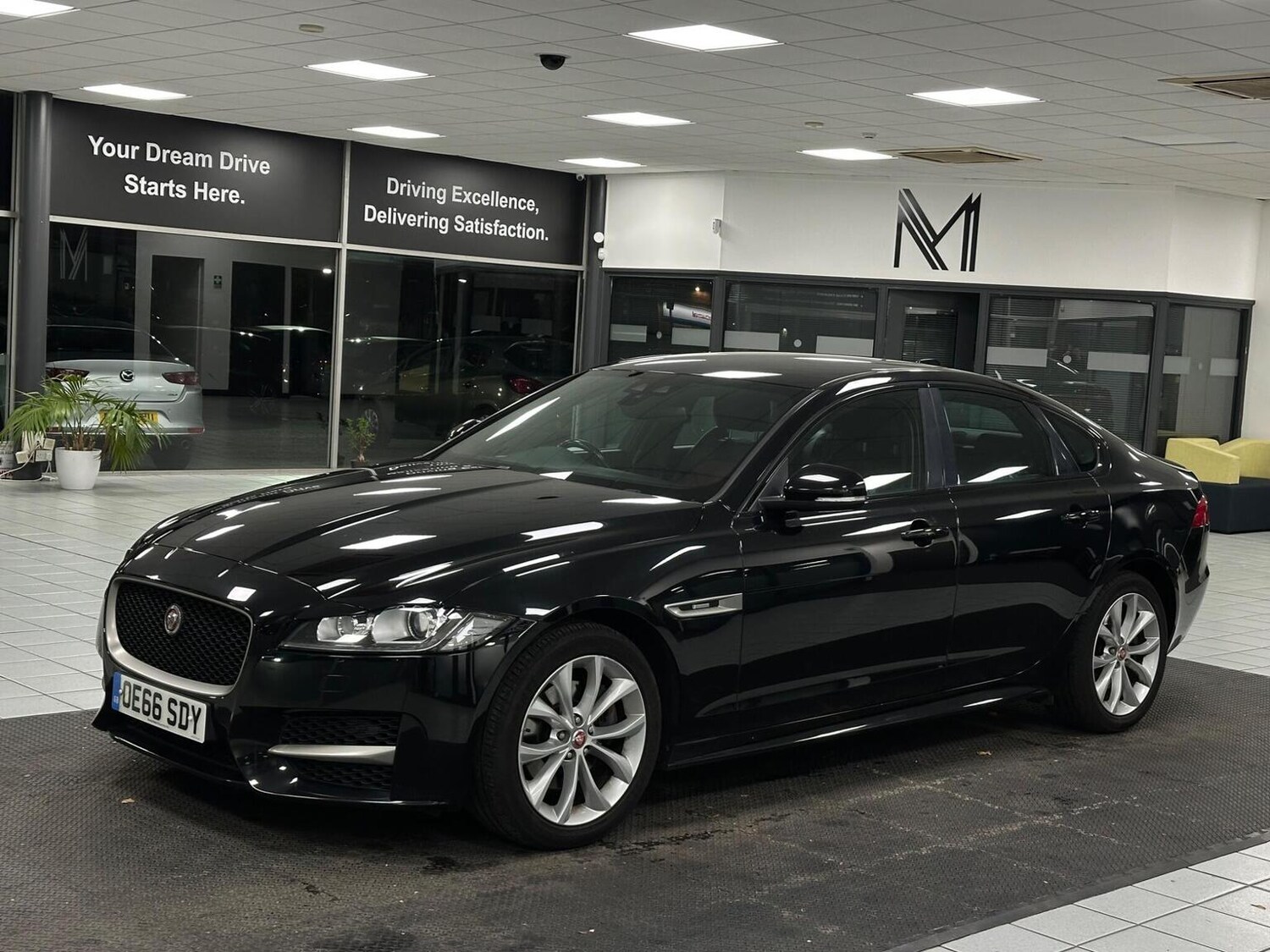 Used Jaguar XF 2017 for sale - 76656229: Photo 6