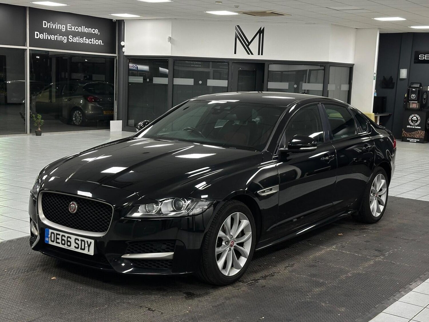 Used Jaguar XF 2017 for sale - 76656229: Photo 7