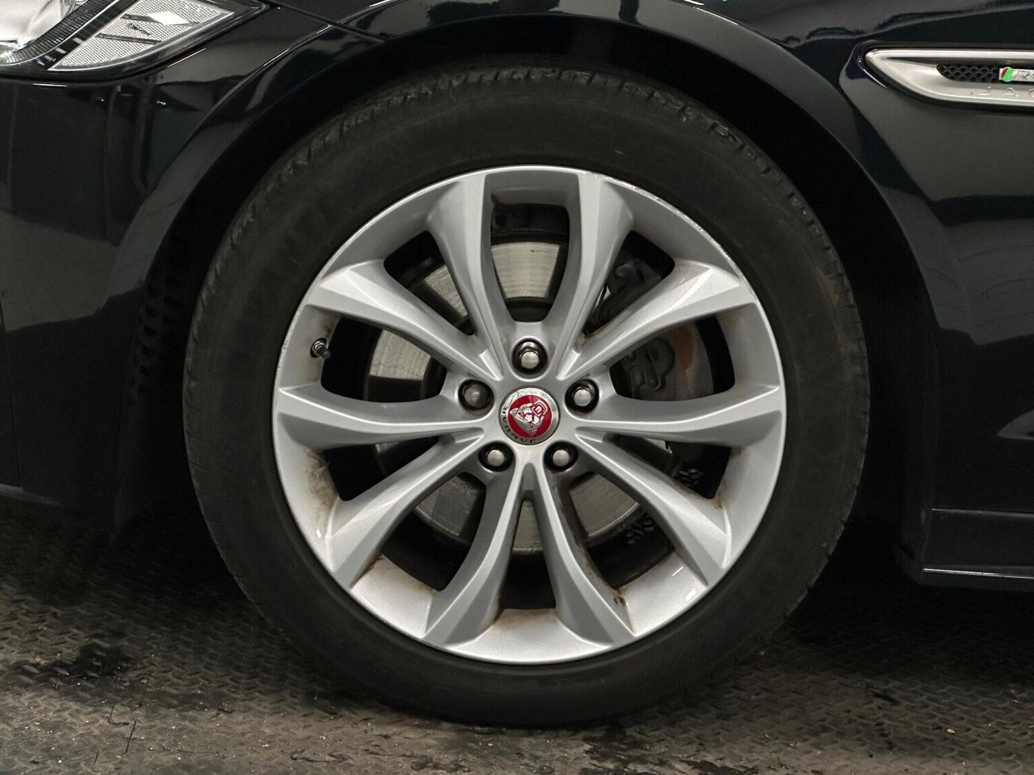 Used Jaguar XF 2017 for sale - 76656229: Photo 8