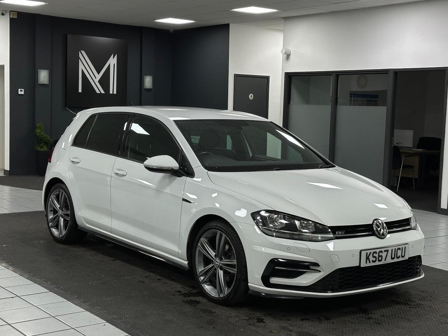 Used Volkswagen Golf 2018 for sale - 76656146: Photo 1