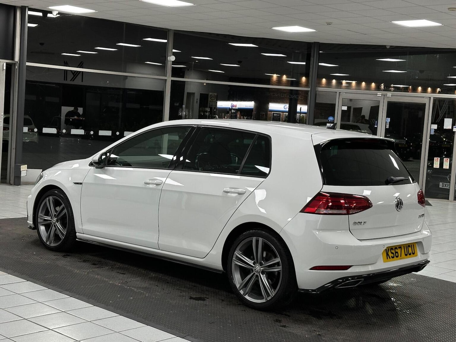 Used Volkswagen Golf 2018 for sale - 76656146: Photo 10