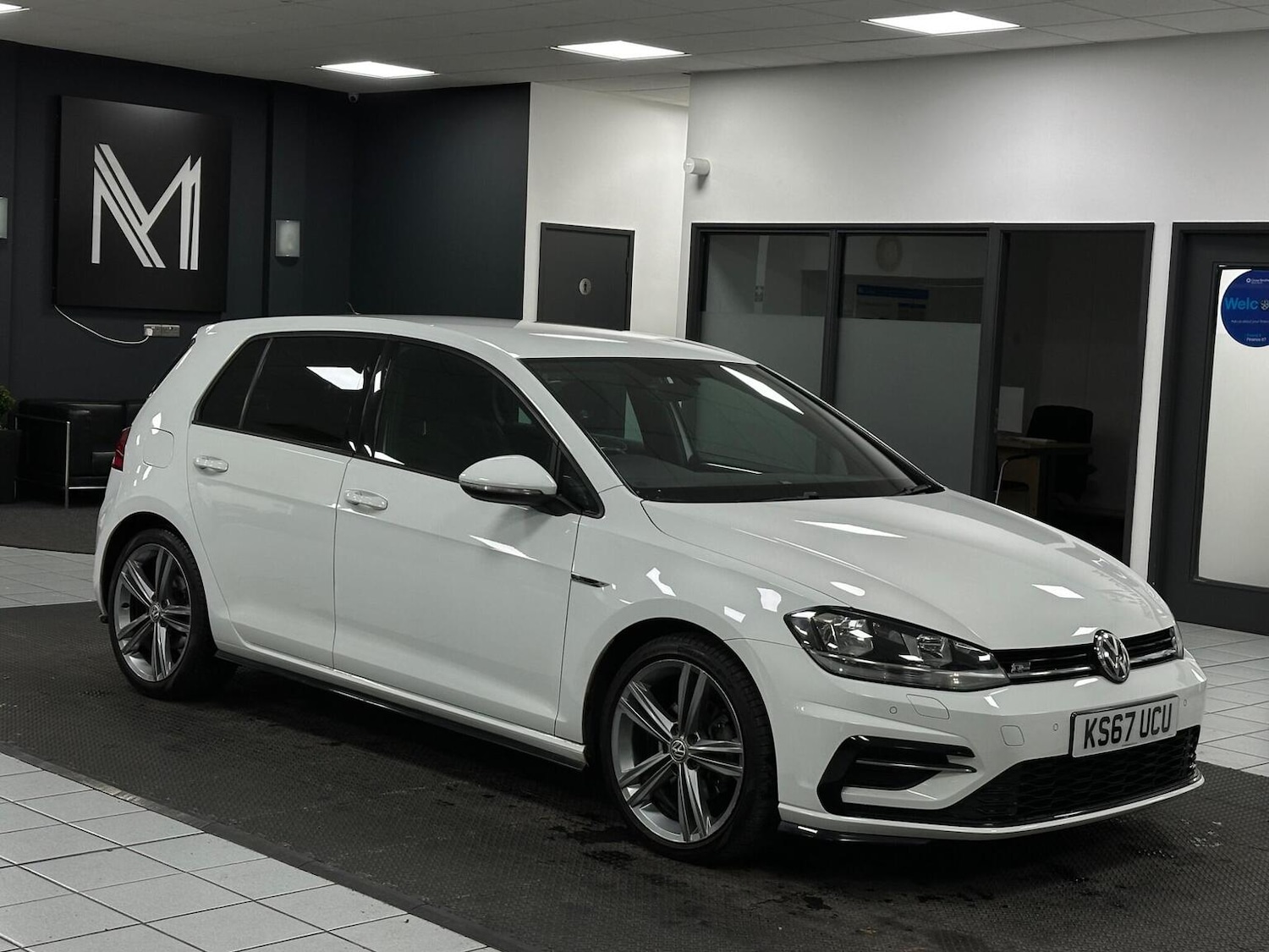 Used Volkswagen Golf 2018 for sale - 76656146: Photo 2