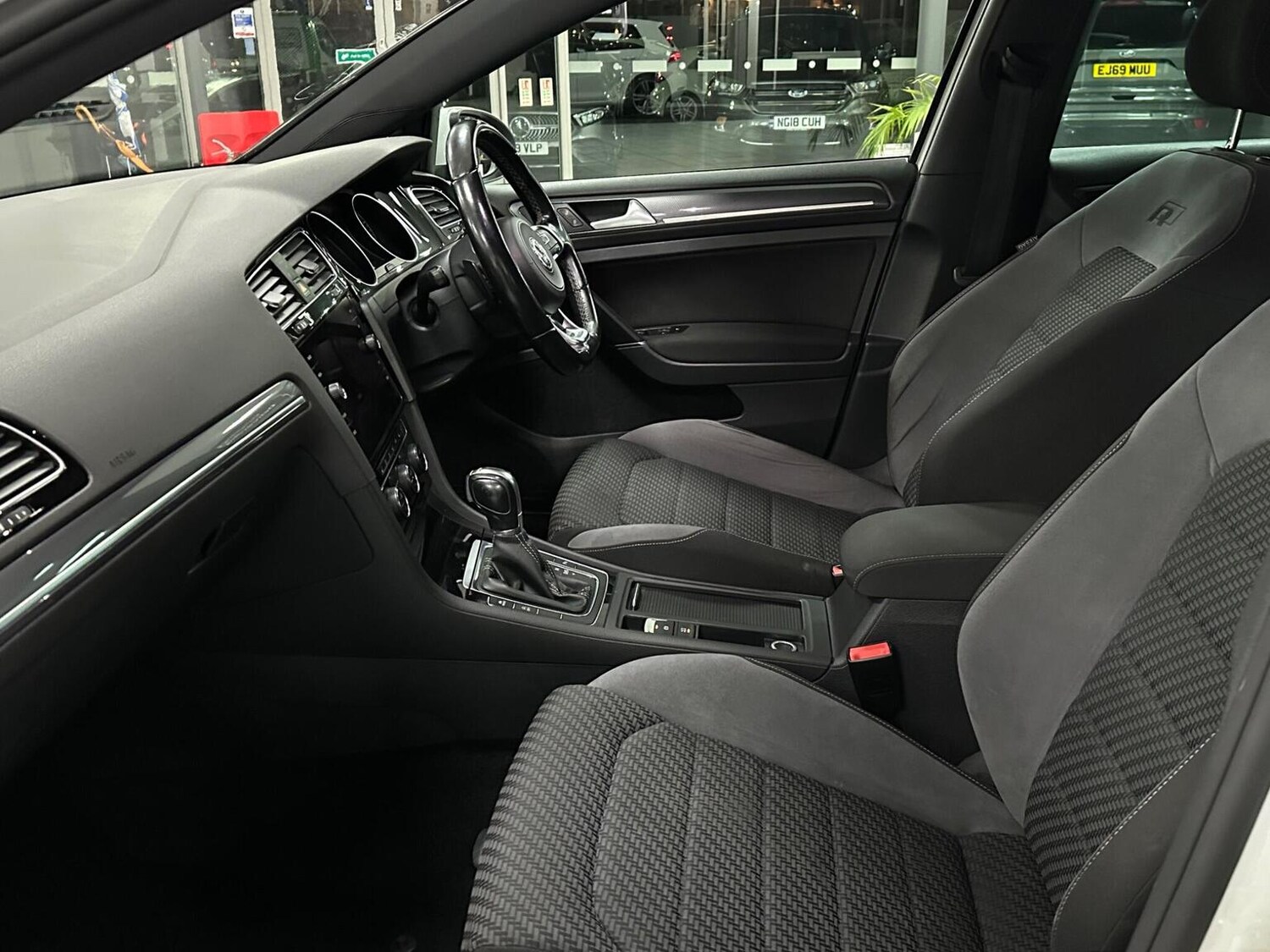 Used Volkswagen Golf 2018 for sale - 76656146: Photo 40