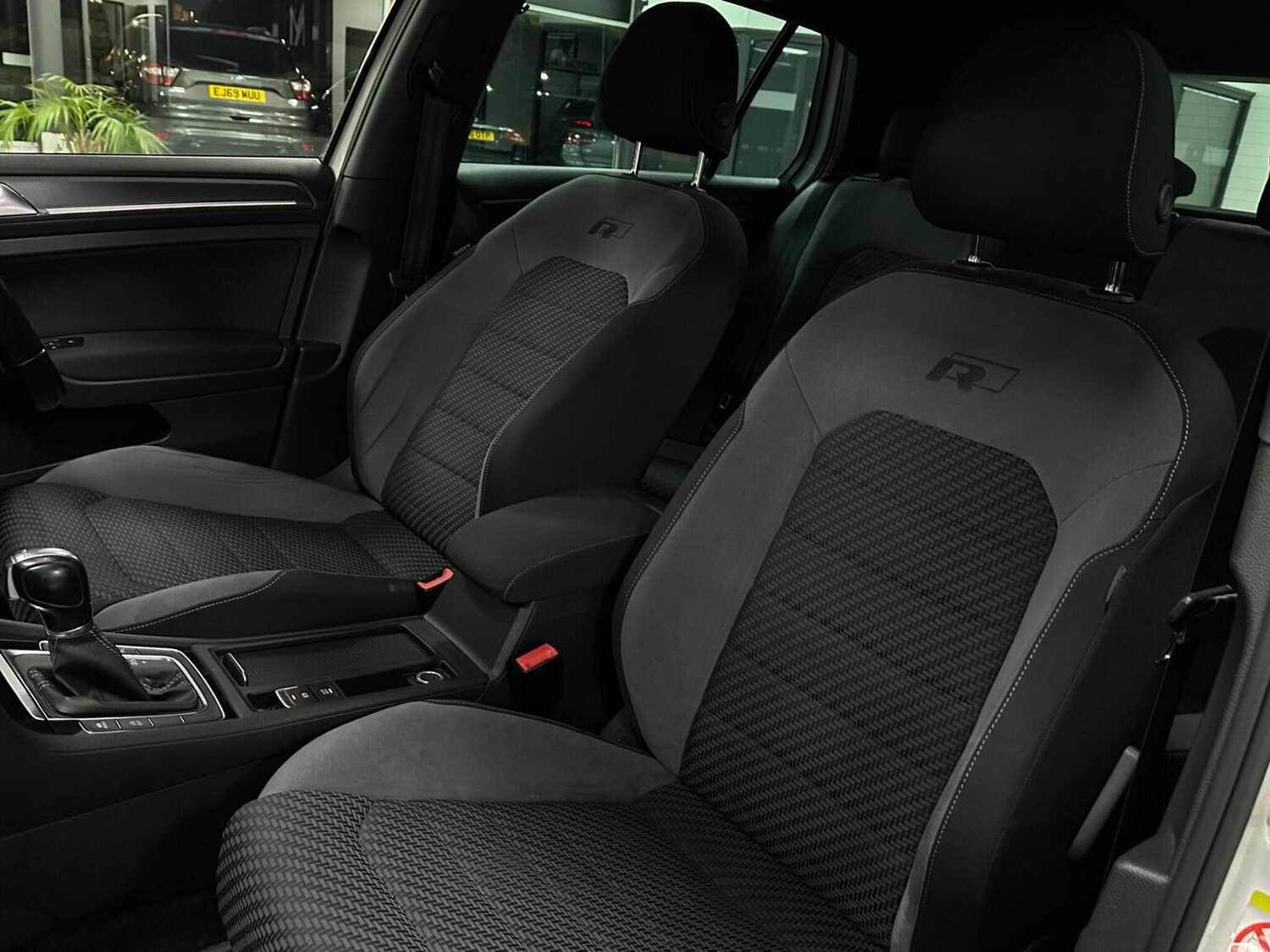 Used Volkswagen Golf 2018 for sale - 76656146: Photo 41