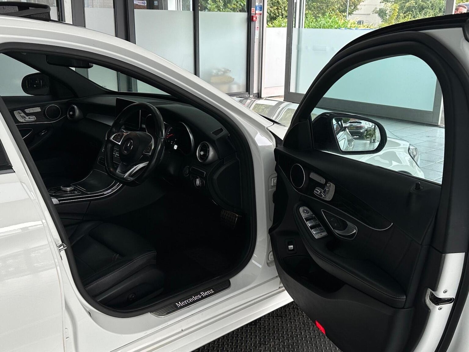 Used Mercedes-Benz C Class 2018 for sale - 76656272: Photo 12