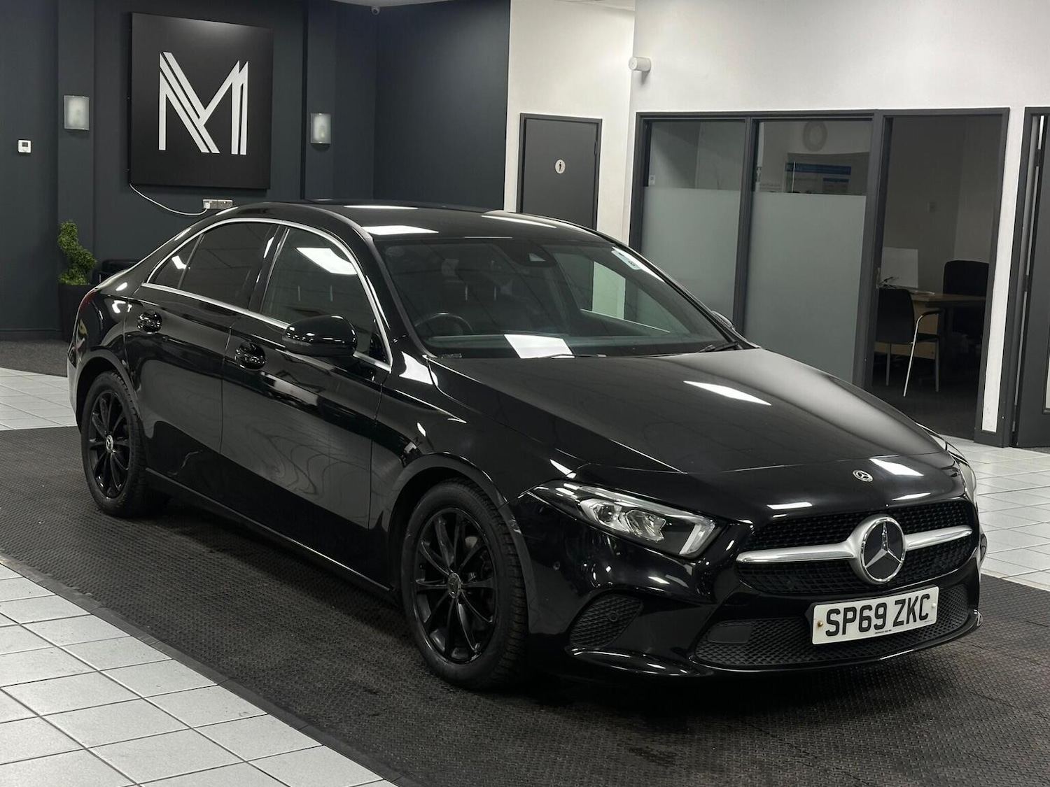 Used Mercedes-Benz A-Class 2019 for sale - 76656162: Photo 2
