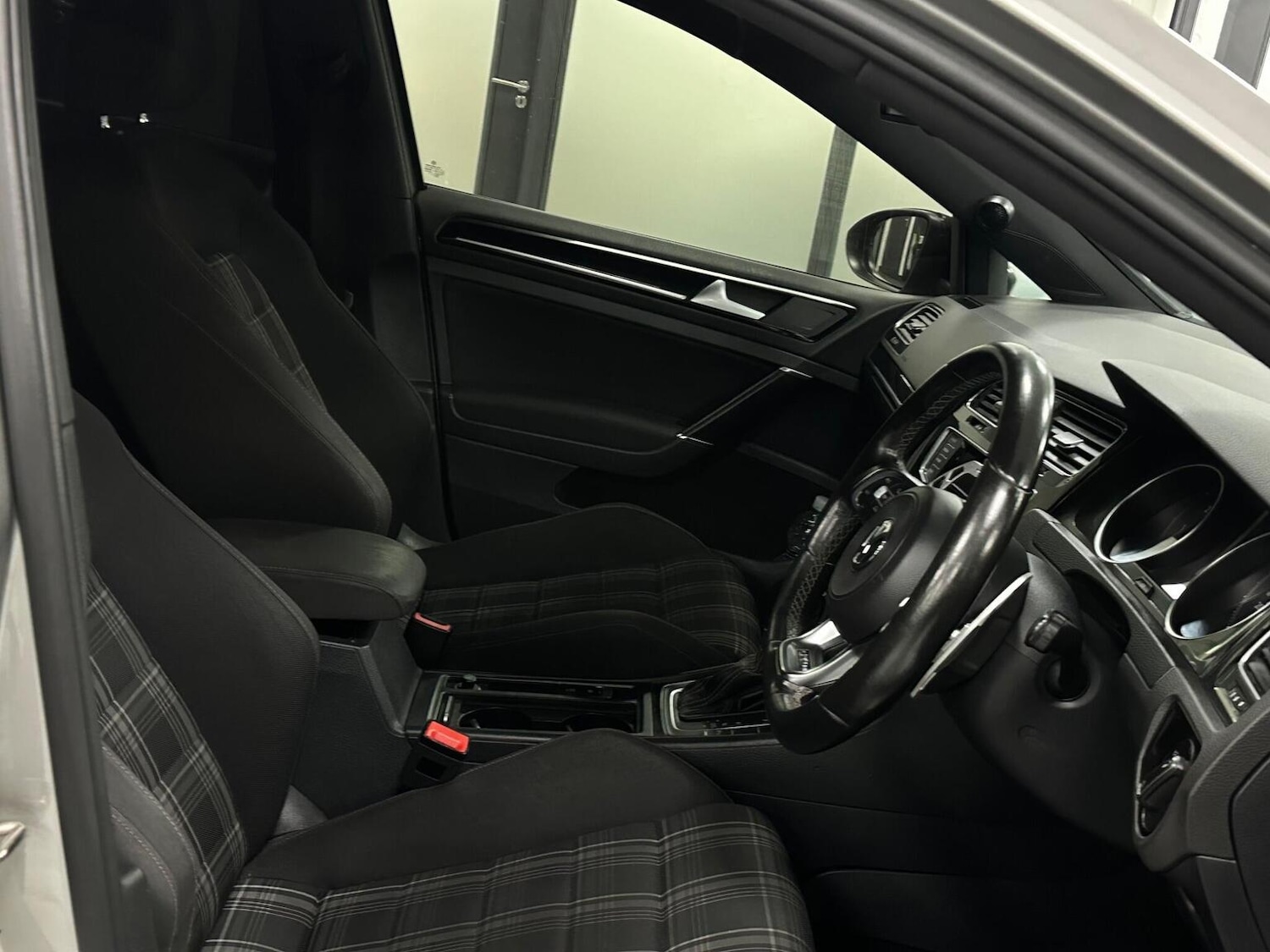 Used Volkswagen Golf 2015 for sale - 76656250: Photo 17