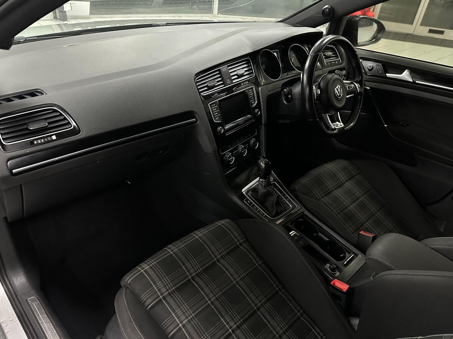 Used Volkswagen Golf 2015 for sale - 76656250: Photo 25