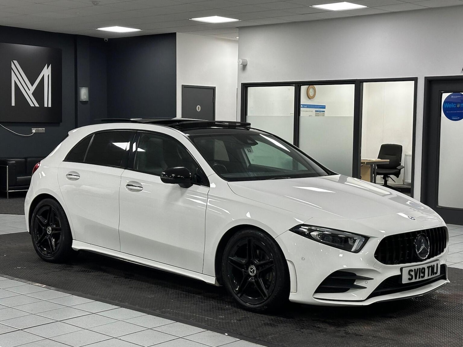 Used Mercedes-Benz A-Class 2019 for sale - 76848627: Photo 2