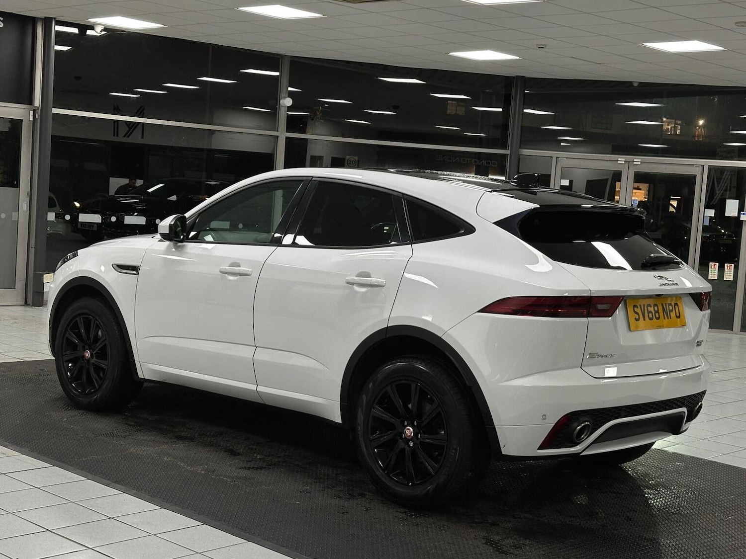 Used Jaguar E-Pace 2018 for sale - 76656185: Photo 10