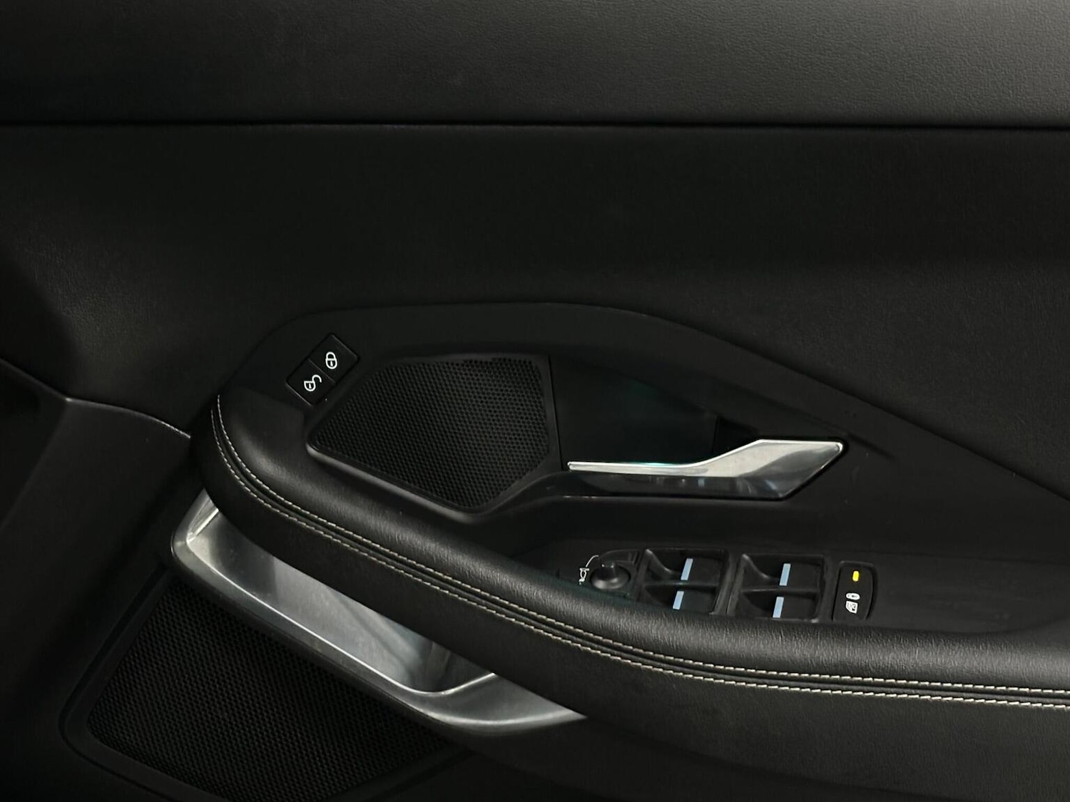 Used Jaguar E-Pace 2018 for sale - 76656185: Photo 20