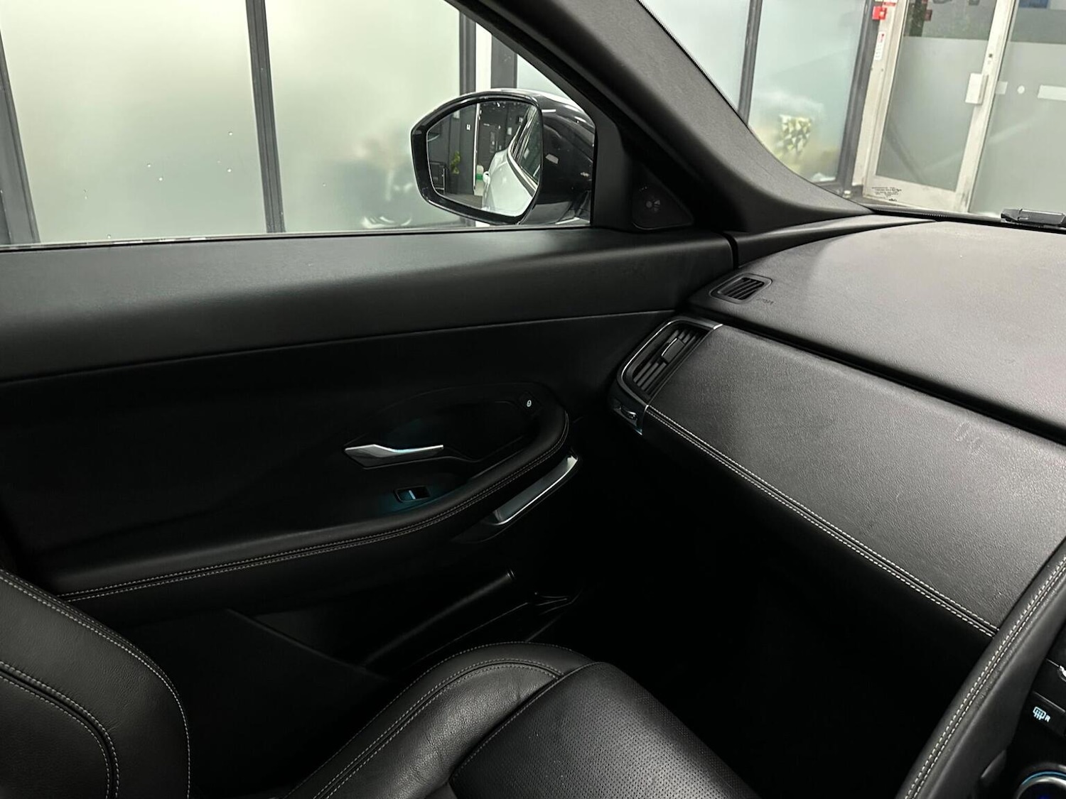 Used Jaguar E-Pace 2018 for sale - 76656185: Photo 31