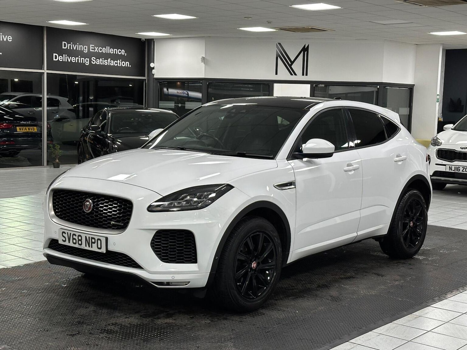 Used Jaguar E-Pace 2018 for sale - 76656185: Photo 5