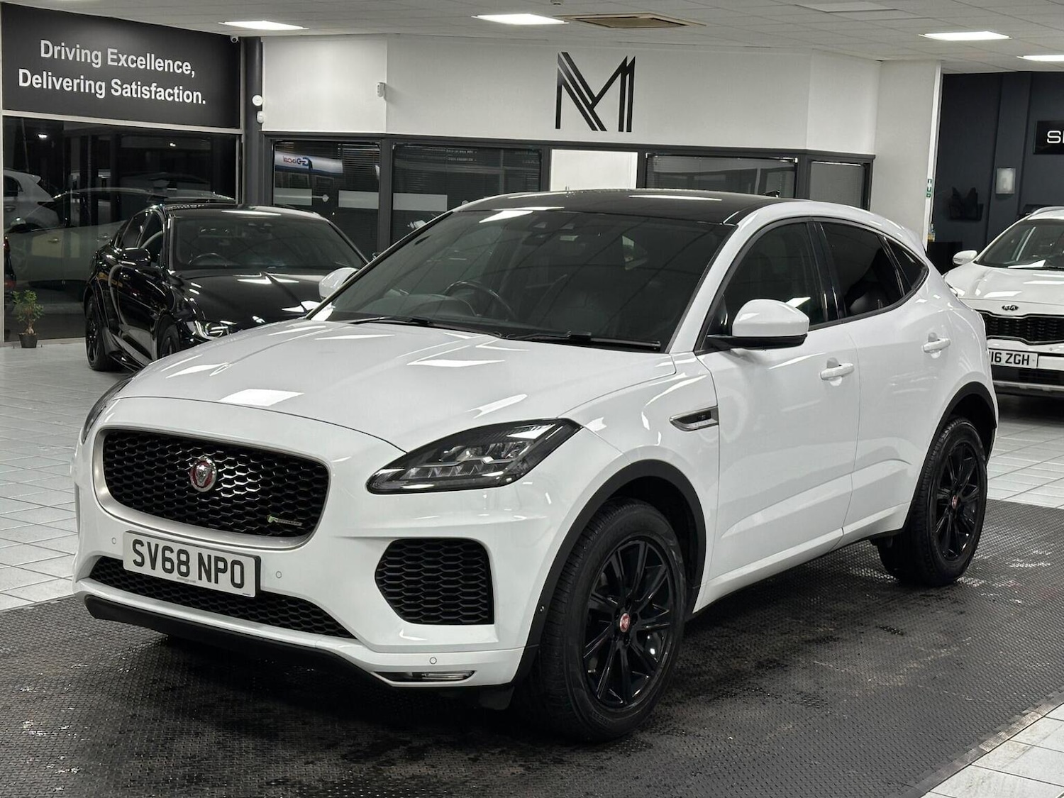 Used Jaguar E-Pace 2018 for sale - 76656185: Photo 6