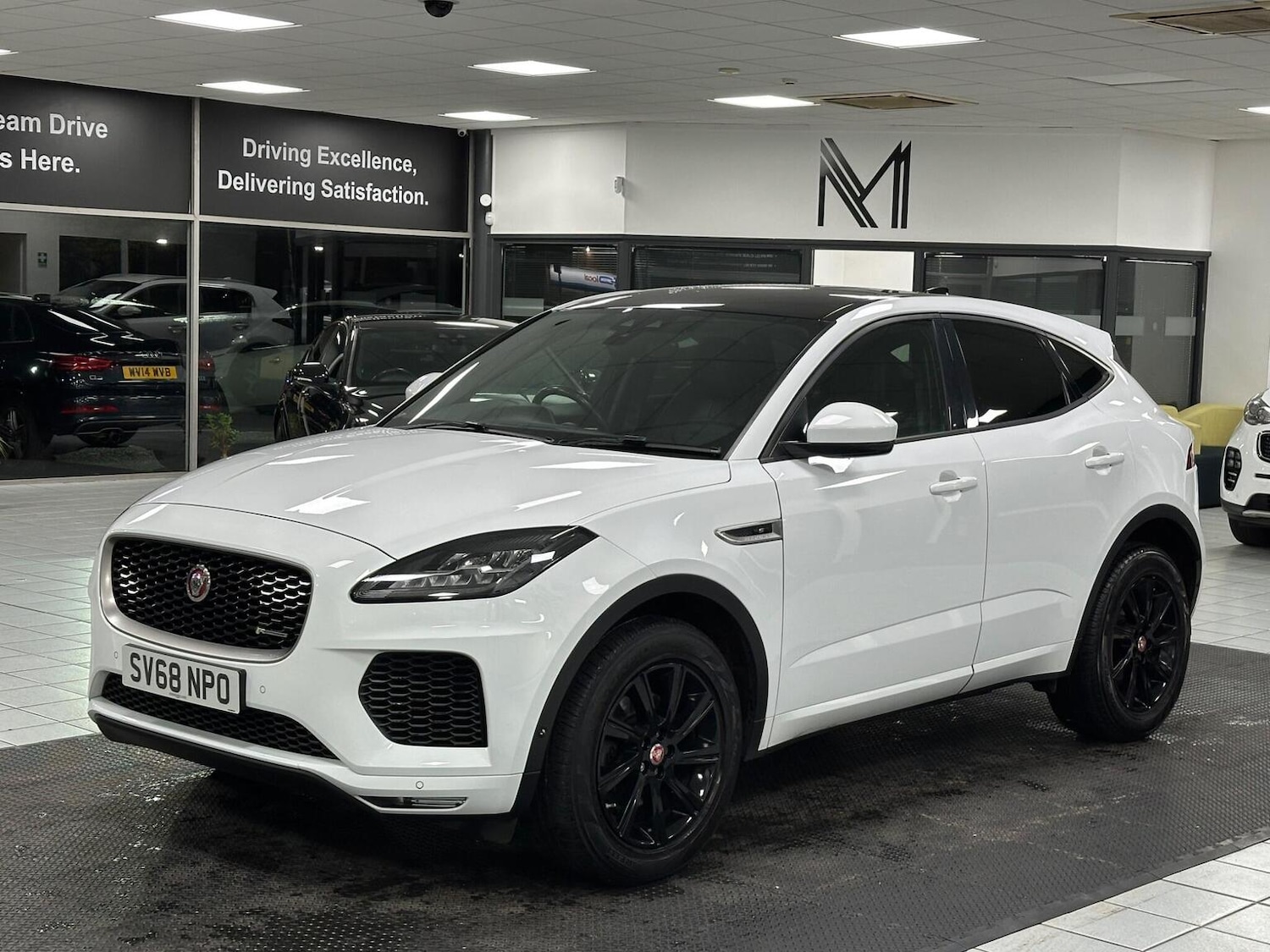 Used Jaguar E-Pace 2018 for sale - 76656185: Photo 7