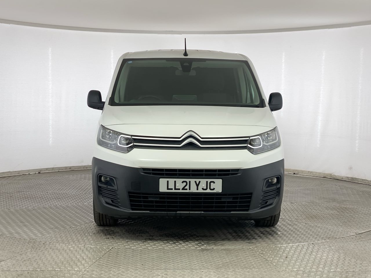 Used Citroen Berlingo 2021 for sale - 76703391: Photo 2