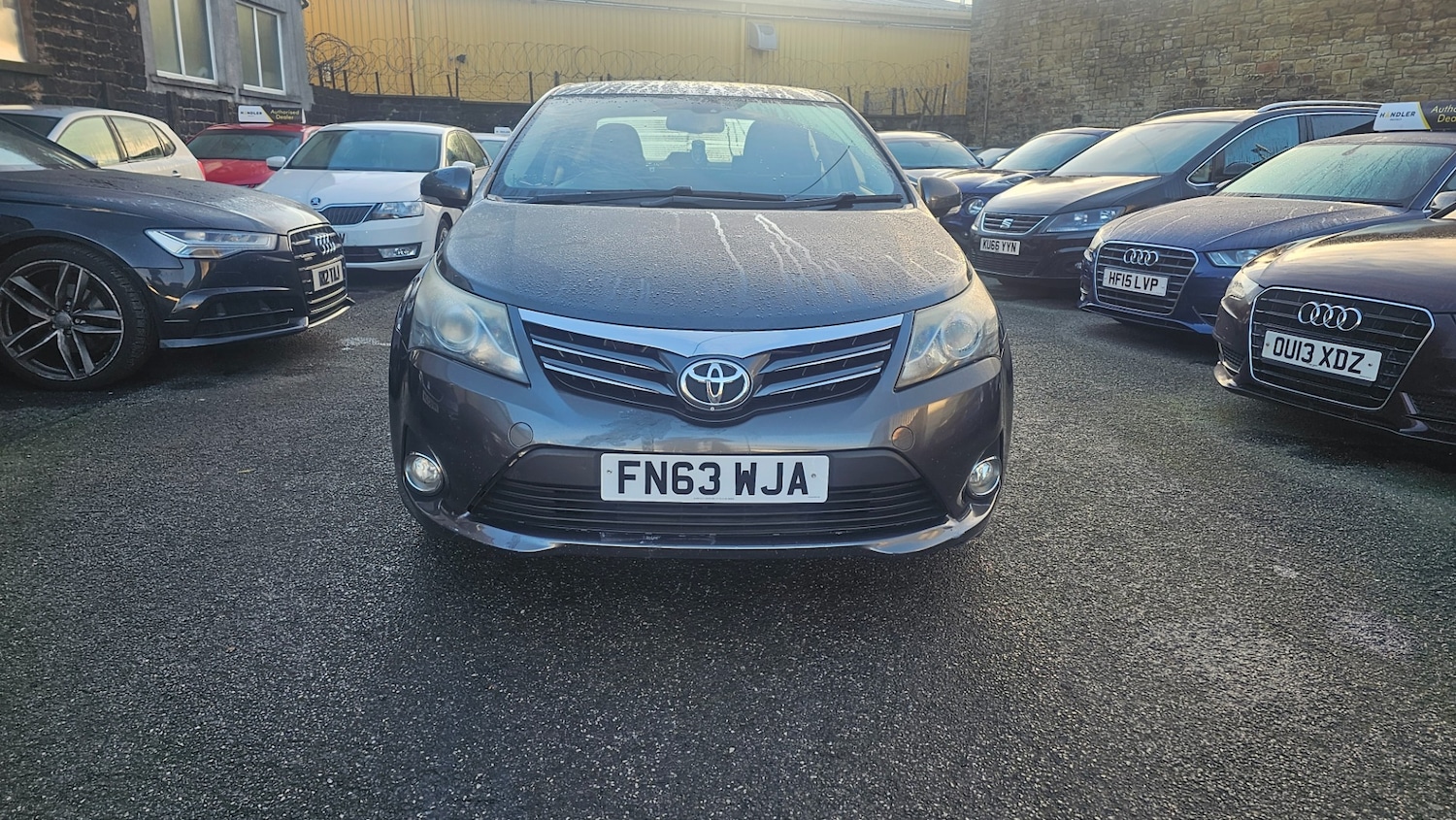 Used Toyota Avensis 2013 for sale - 77101453: Photo 2