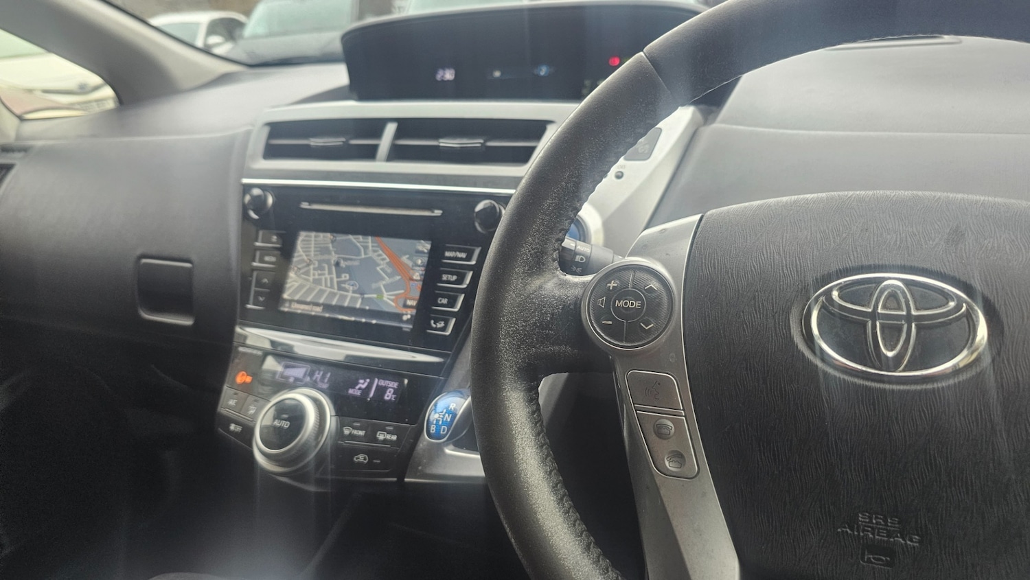 Used Toyota Prius+ 2015 for sale - 77522388: Photo 11