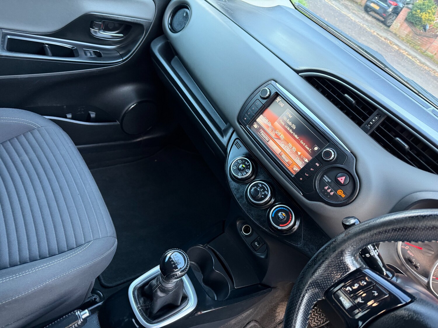 Used Toyota Yaris 2016 for sale - 76783282: Photo 13