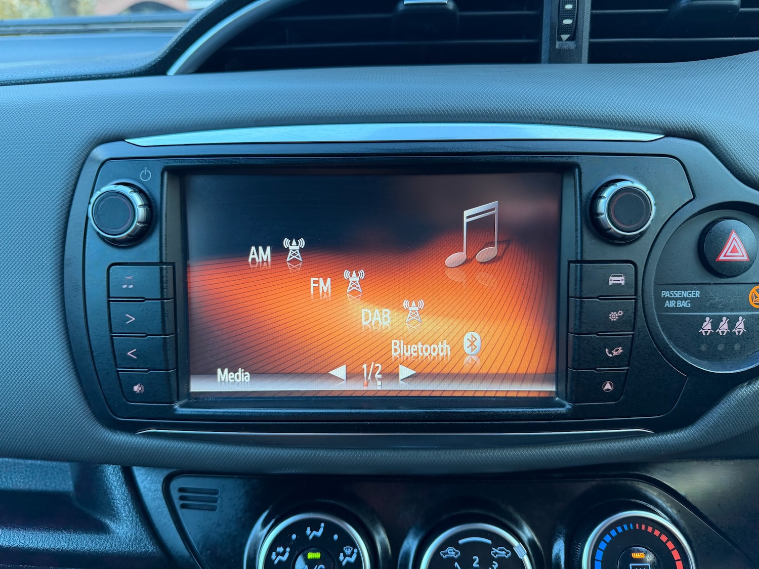 Used Toyota Yaris 2016 for sale - 76783282: Photo 15