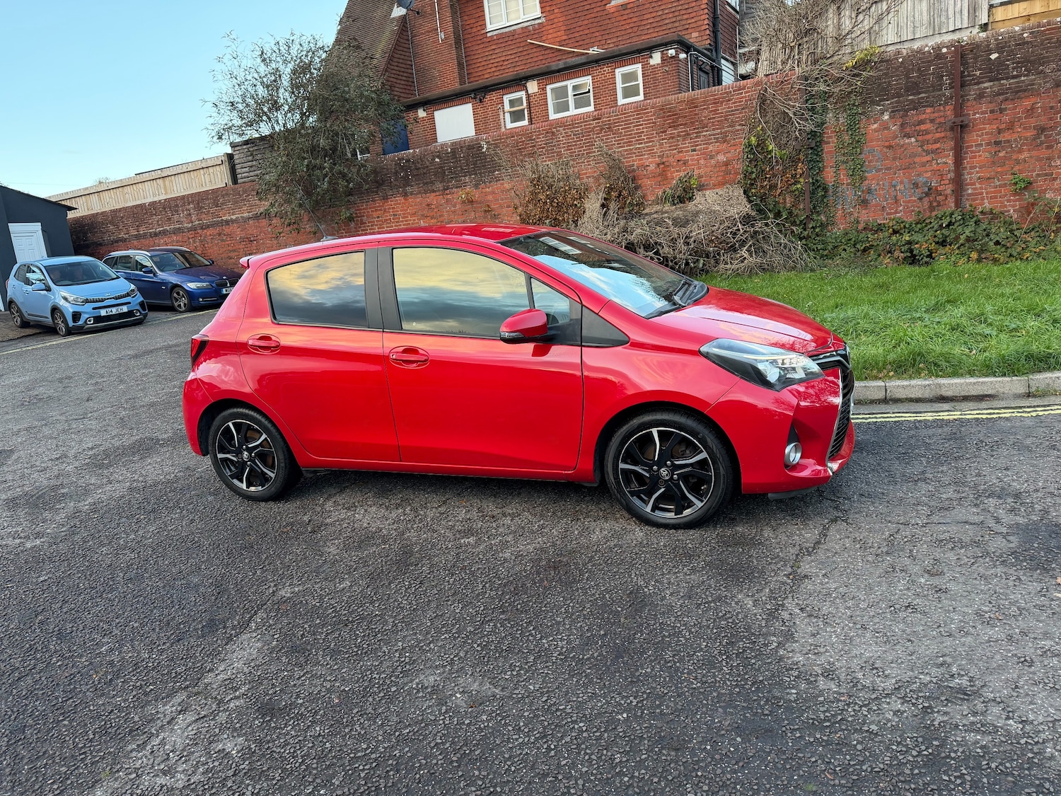 Used Toyota Yaris 2016 for sale - 76783282: Photo 2