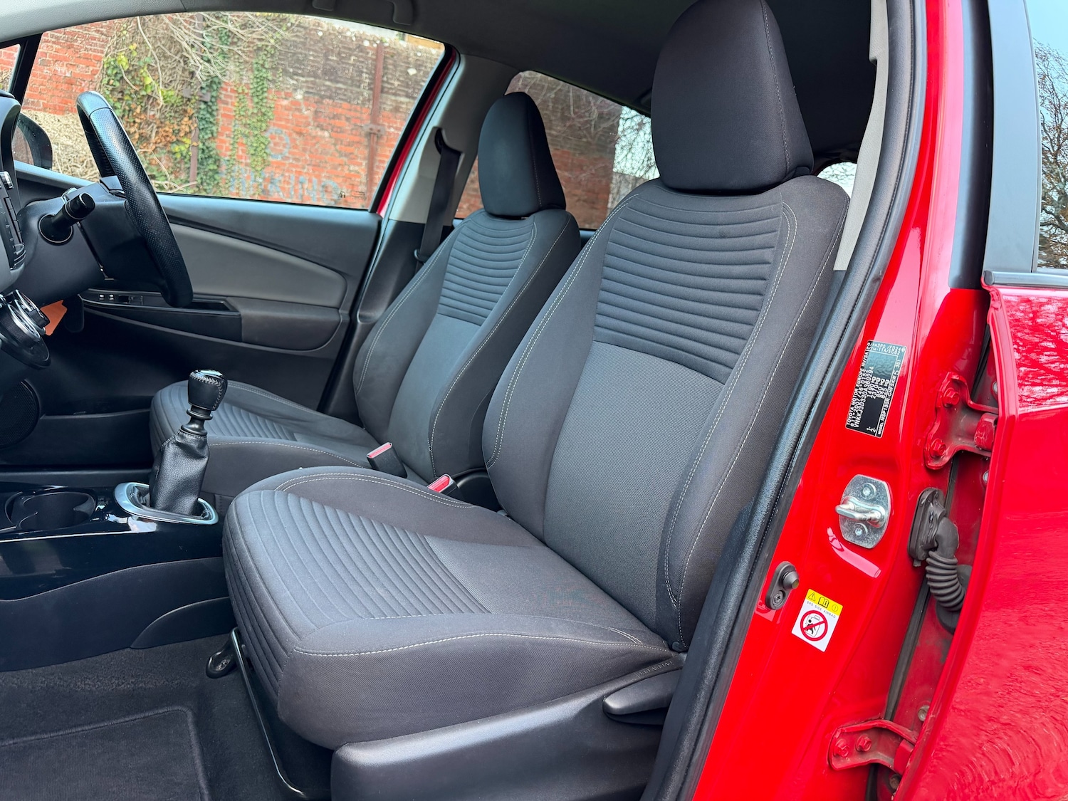 Used Toyota Yaris 2016 for sale - 76783282: Photo 9