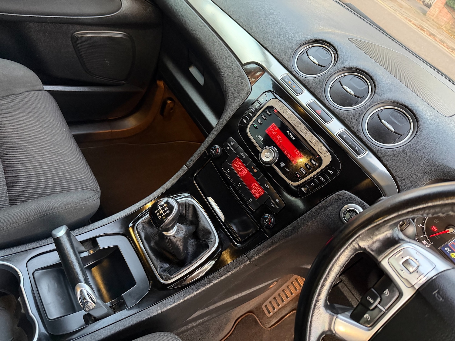 Used Ford S-Max 2013 for sale - 76641658: Photo 14