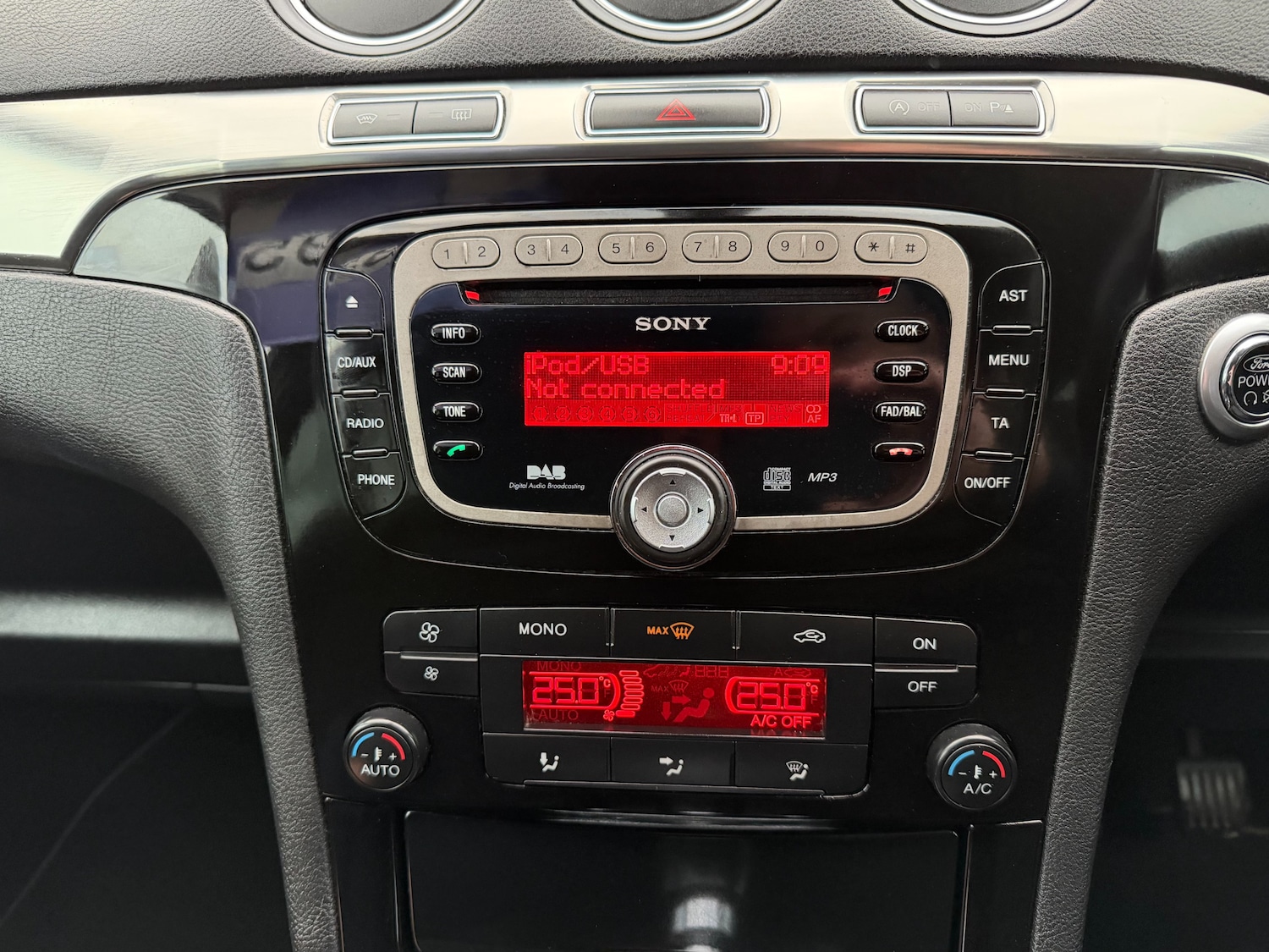 Used Ford S-Max 2013 for sale - 76641658: Photo 19