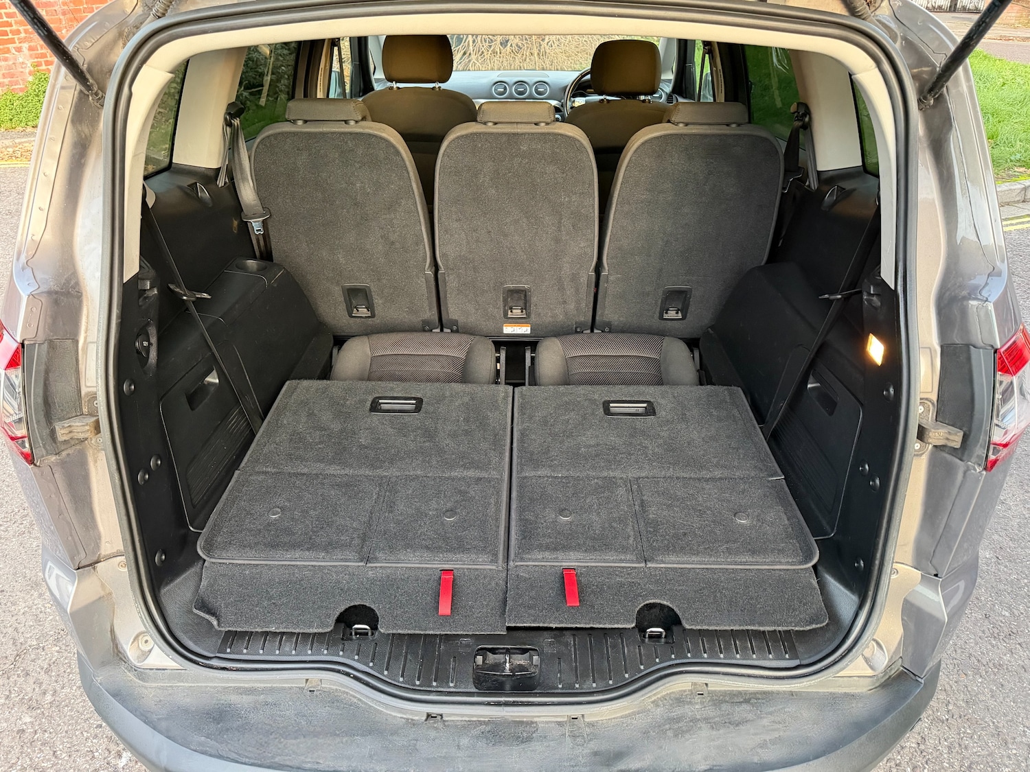 Used Ford S-Max 2013 for sale - 76641658: Photo 34