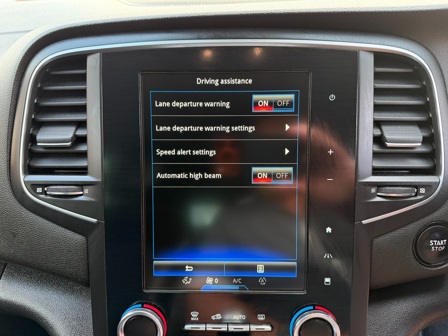 Used Renault Megane 2017 for sale - 76777411: Photo 28