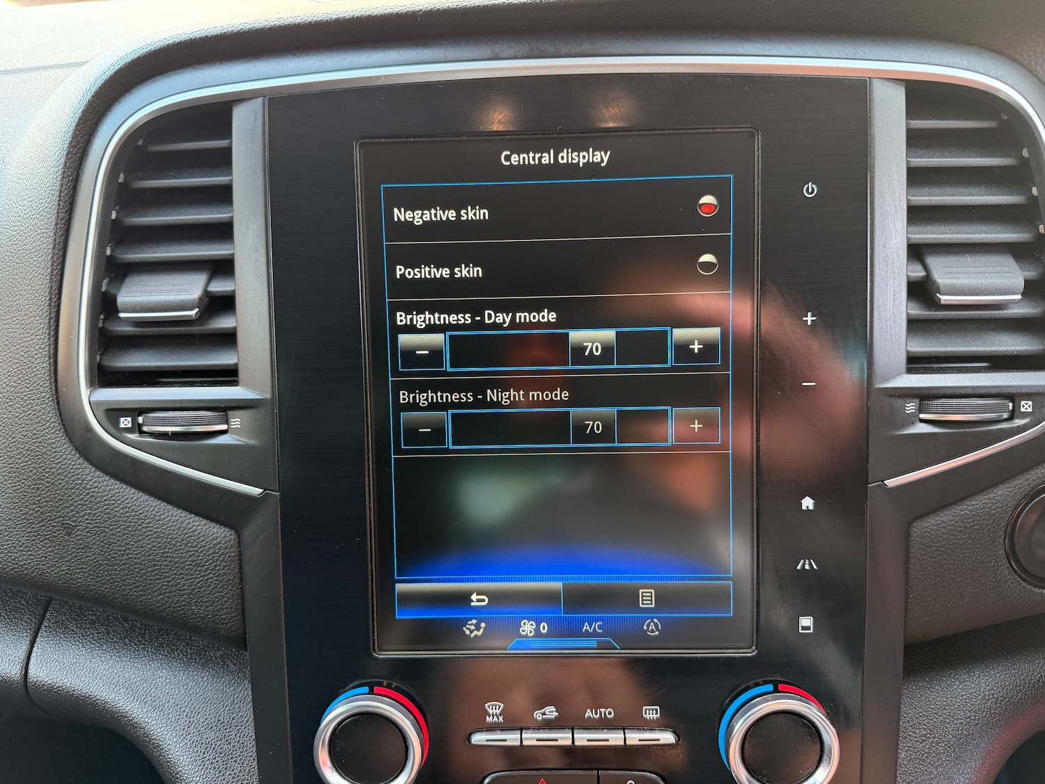 Used Renault Megane 2017 for sale - 76777411: Photo 29