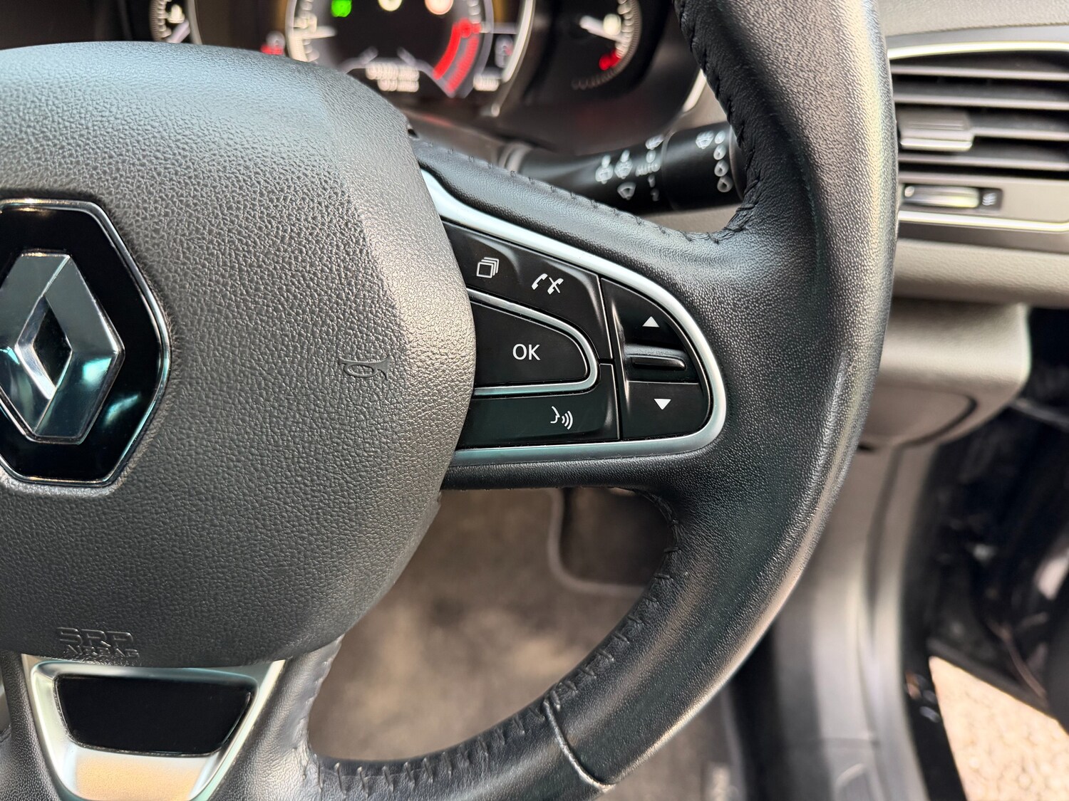 Used Renault Megane 2017 for sale - 76777411: Photo 38