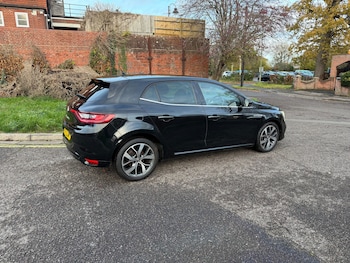 Used Renault Megane 2017 for sale - 76777411: Photo