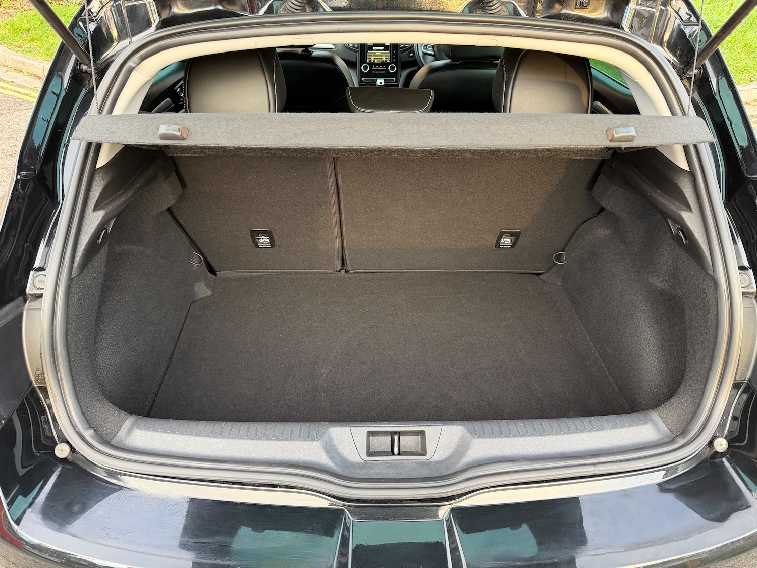 Used Renault Megane 2017 for sale - 76777411: Photo 48