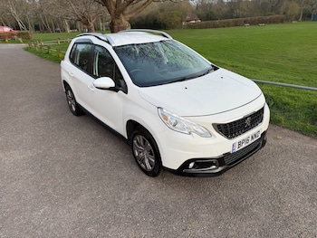 Used Peugeot 2008 2016 for sale - 77786411: Photo