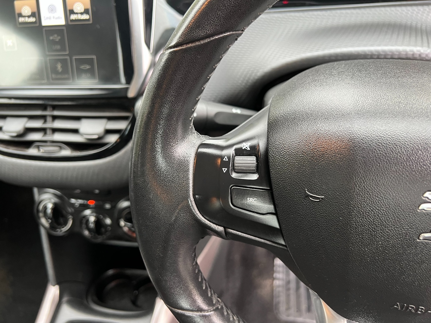 Used Peugeot 2008 2016 for sale - 77786411: Photo 9