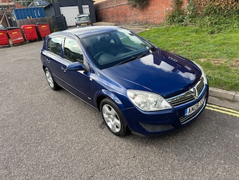 Vauxhall - Astra