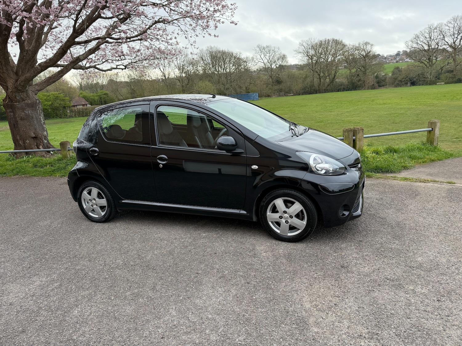 Used Toyota AYGO 2012 for sale - 78056023: Photo 2