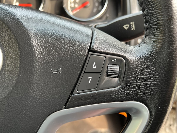 Used Vauxhall Antara 2011 for sale - 69888144: Photo 17