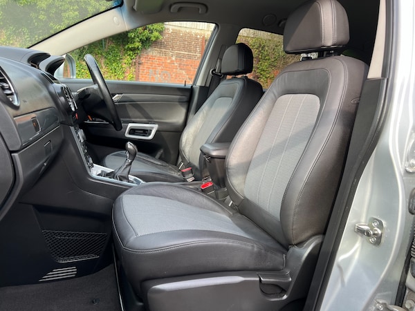 Used Vauxhall Antara 2011 for sale - 69888144: Photo 9