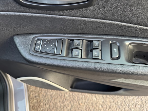 Used Renault Captur 2018 for sale - 73136567: Photo 28