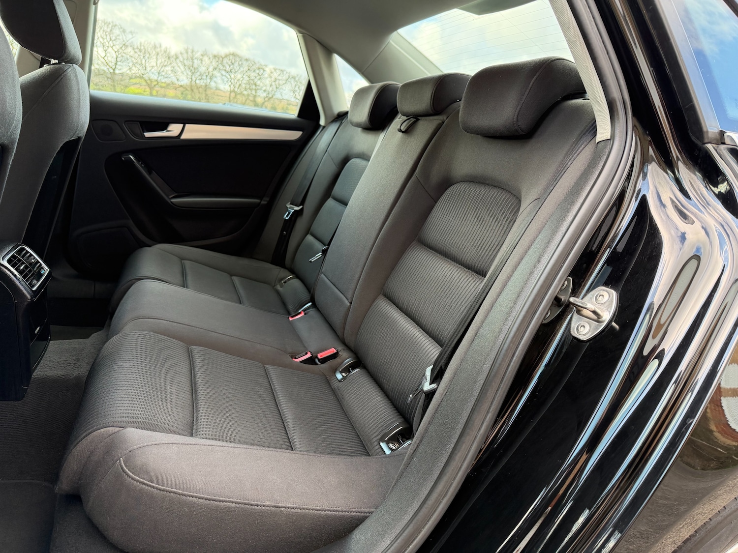 Used Audi A4 2010 for sale - 77897429: Photo 10