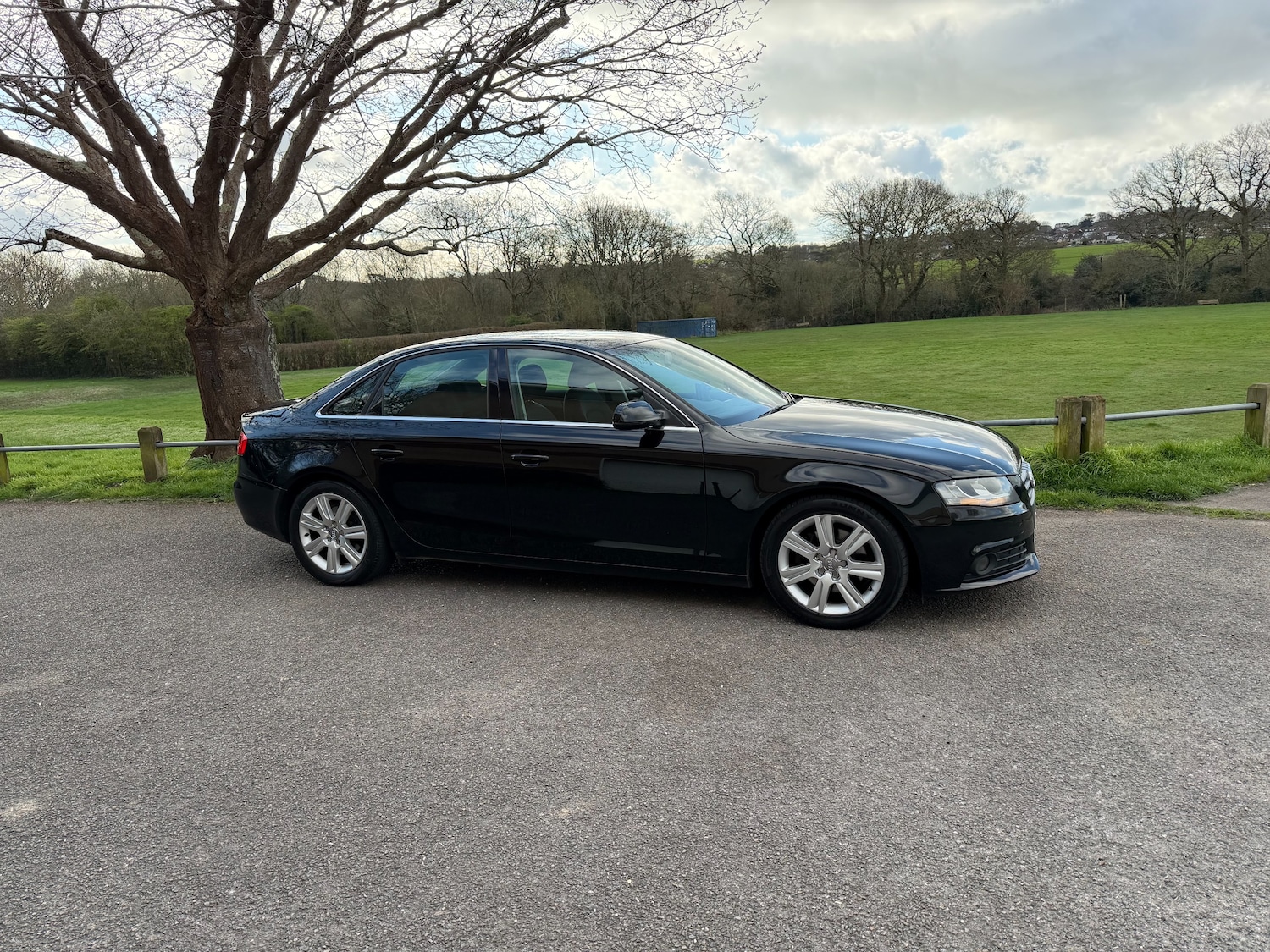 Used Audi A4 2010 for sale - 77897429: Photo 2