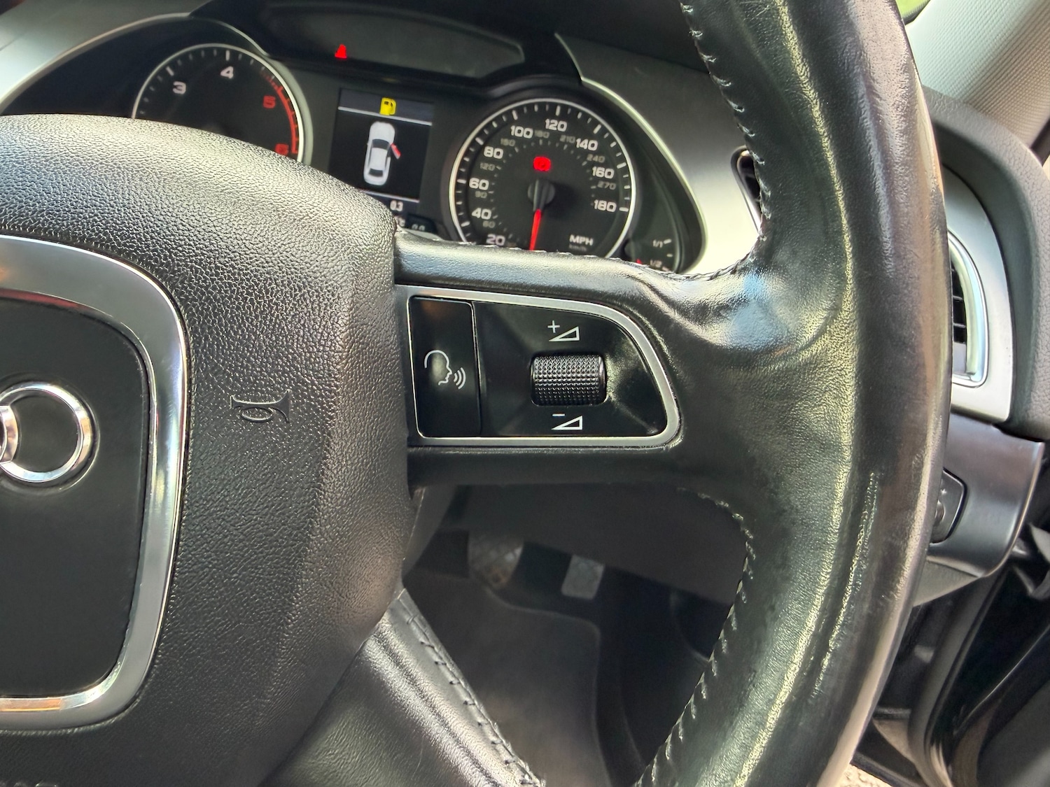 Used Audi A4 2010 for sale - 77897429: Photo 24