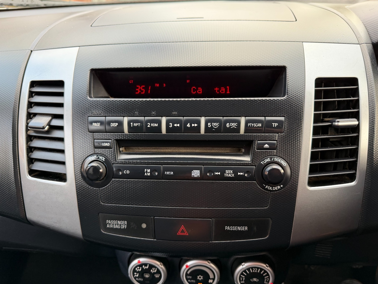 Used Mitsubishi Outlander 2007 for sale - 76909261: Photo 14