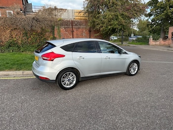 Used Ford Focus 2017 for sale - 76093568: Photo 3