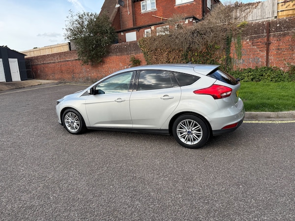 Used Ford Focus 2017 for sale - 76093568: Photo 5